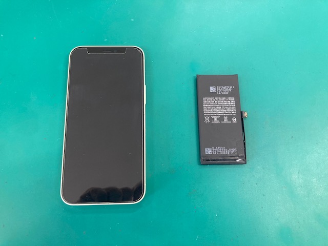 iPhone 12 mini のバッテリー交換を行いました